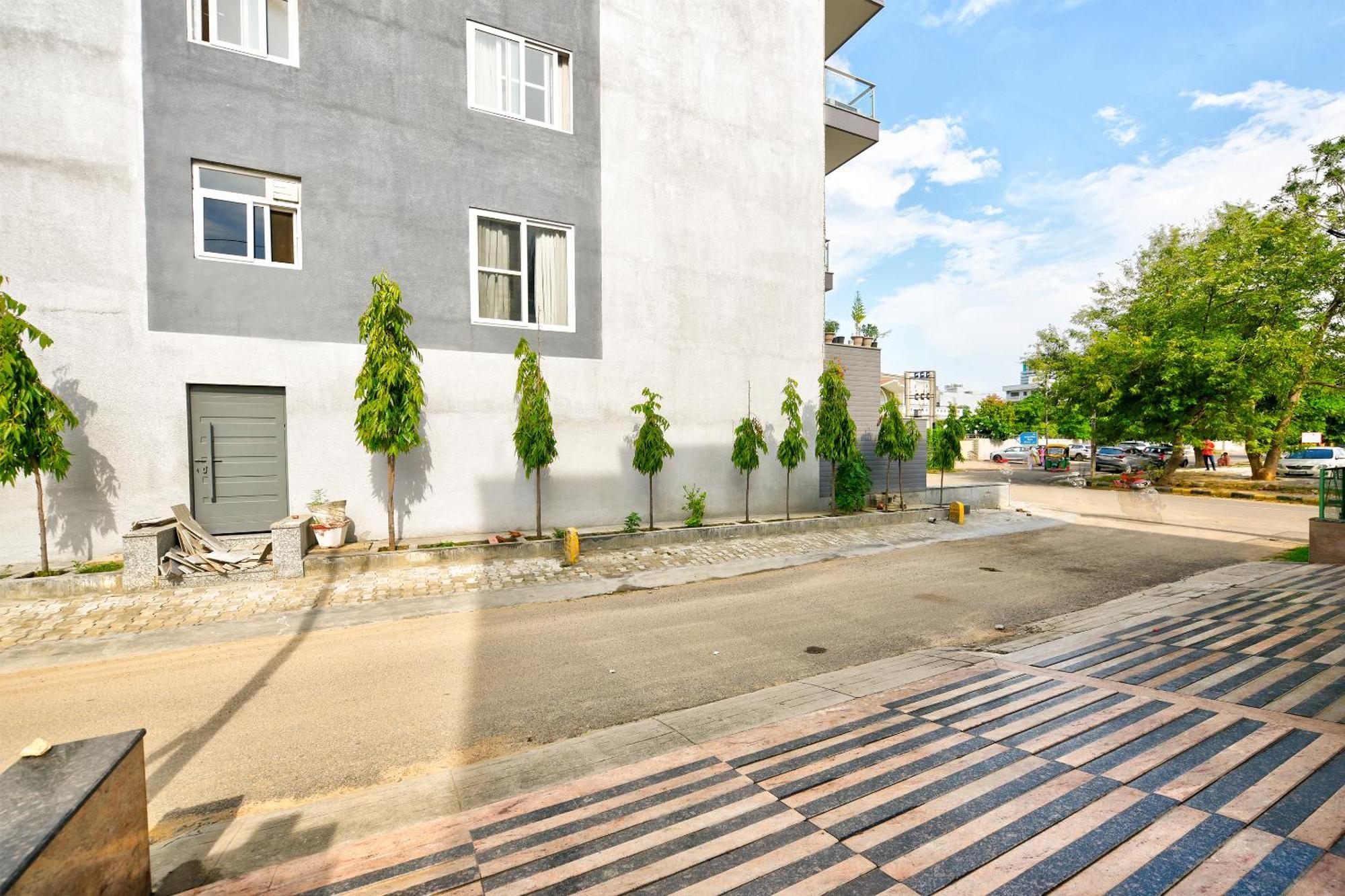 Hotel Leaf 9 Boutique, Near Golf Course Road And Galleria Market Gurgaon Exterior foto