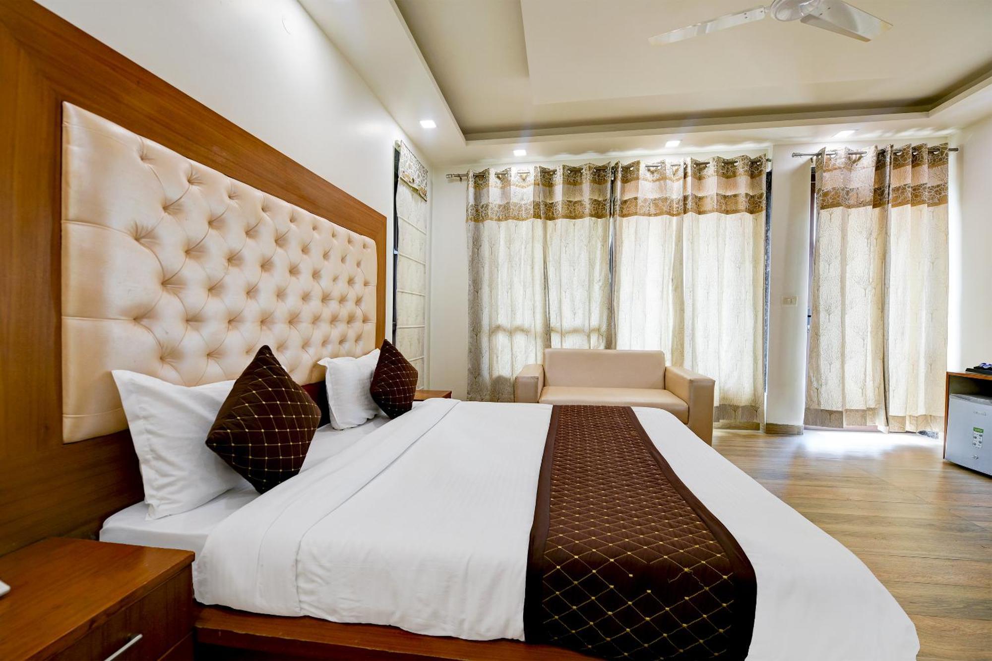 Hotel Leaf 9 Boutique, Near Golf Course Road And Galleria Market Gurgaon Exterior foto